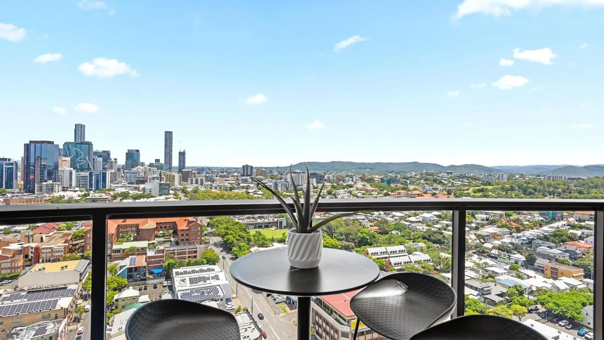 Апартаменты Modern 2Br With Stunning Views, Infinity Pool & Gym Брисбен 0*,  Австралия