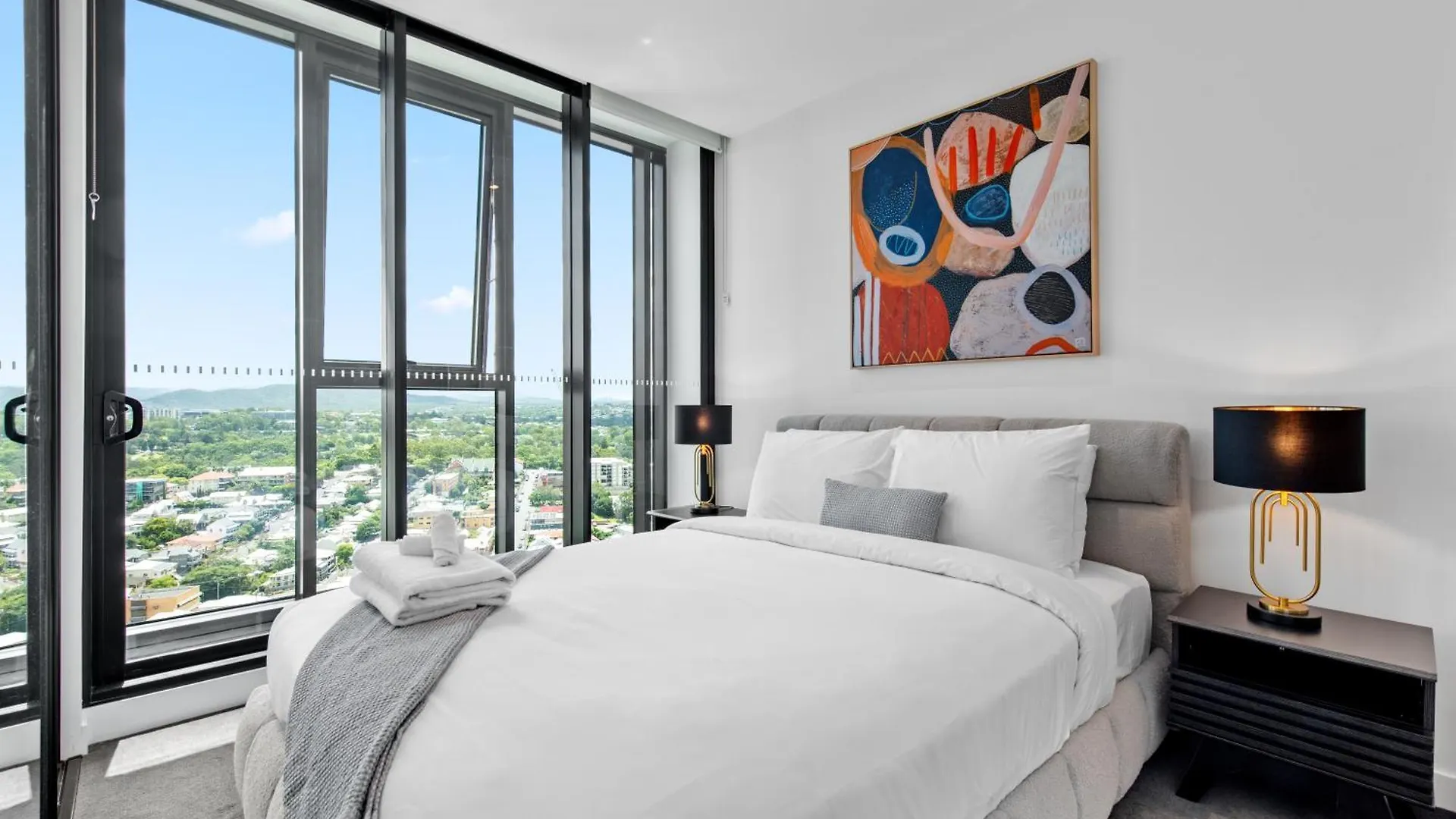 Апартаменты Modern 2Br With Stunning Views, Infinity Pool & Gym Брисбен