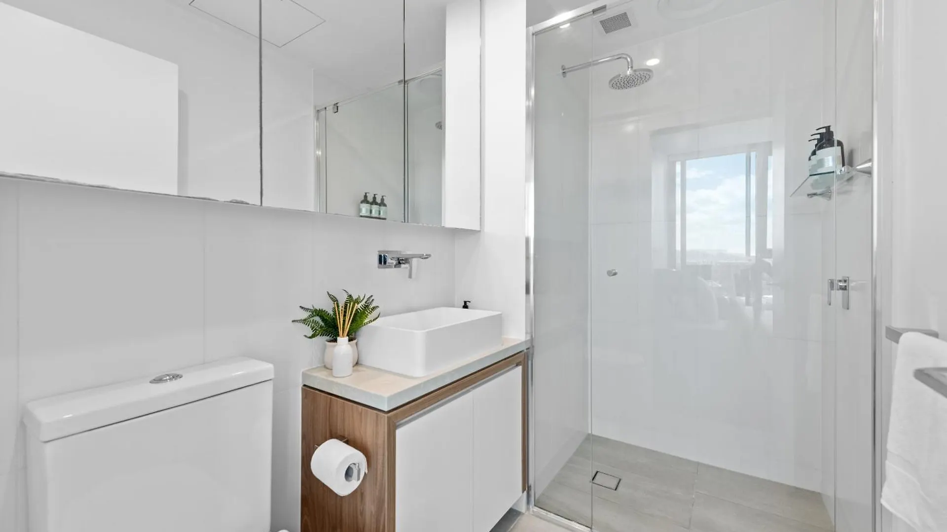 Апартаменты Modern 2Br With Stunning Views, Infinity Pool & Gym Брисбен