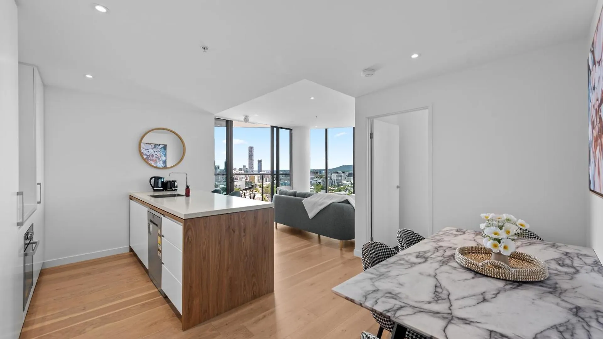 Modern 2Br With Stunning Views, Infinity Pool & Gym Apartment Brisbane